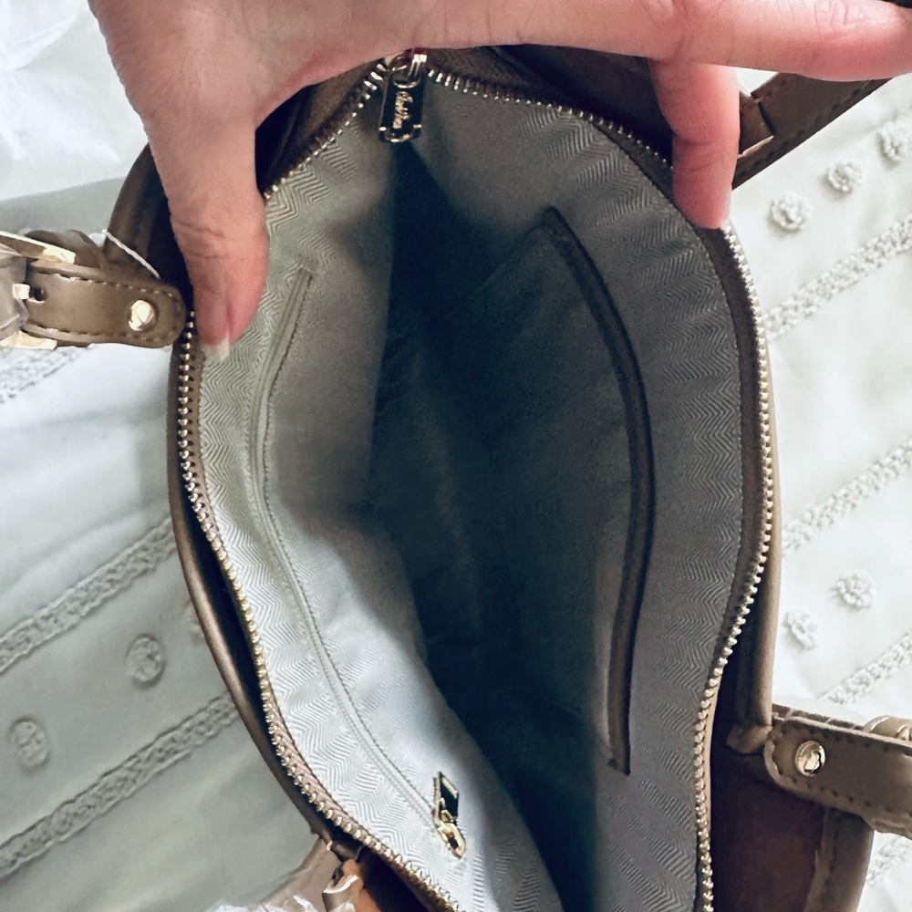 Beautiful olive Japanese handbag - Picture 5 of 8